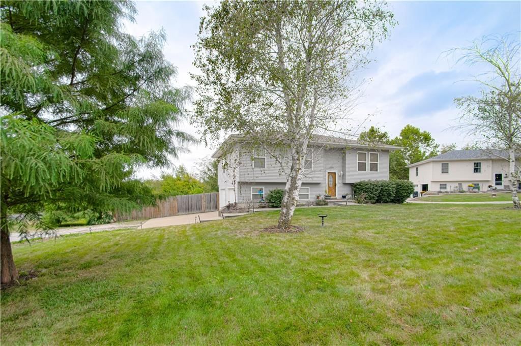300 N Redbird Street — photo 31