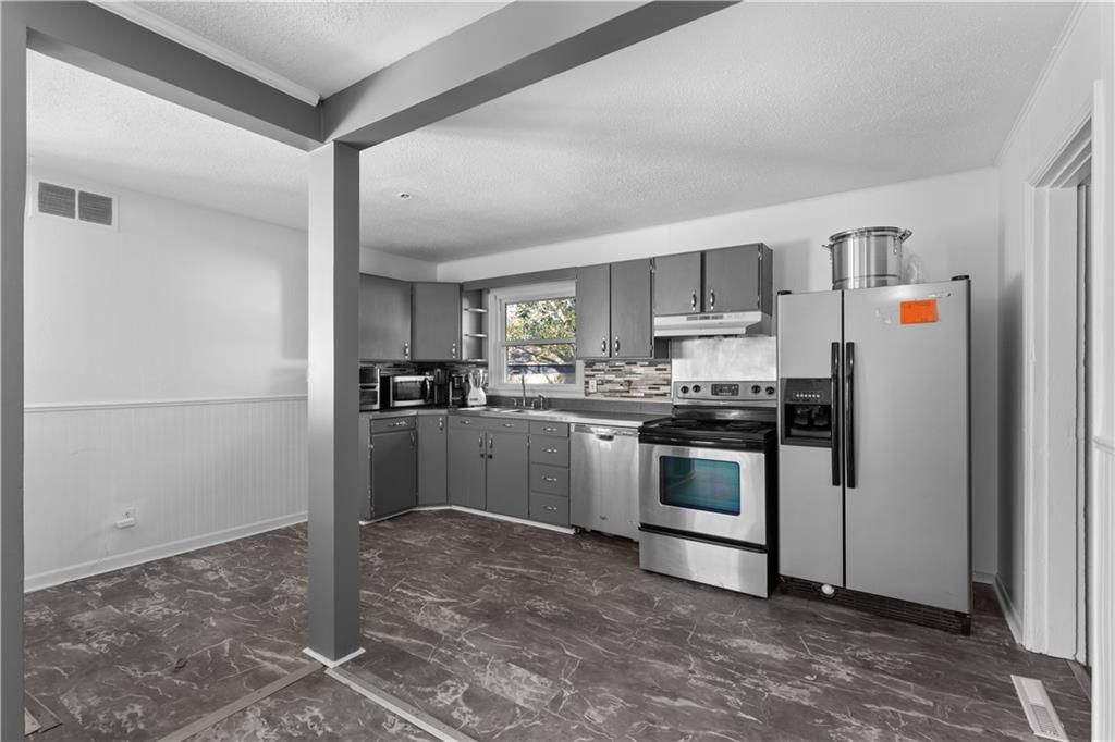 316 N Keeler Street — photo 6