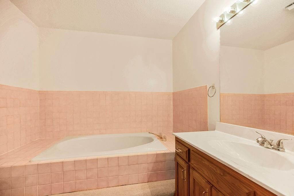 2211 NW 8th Street — photo 13