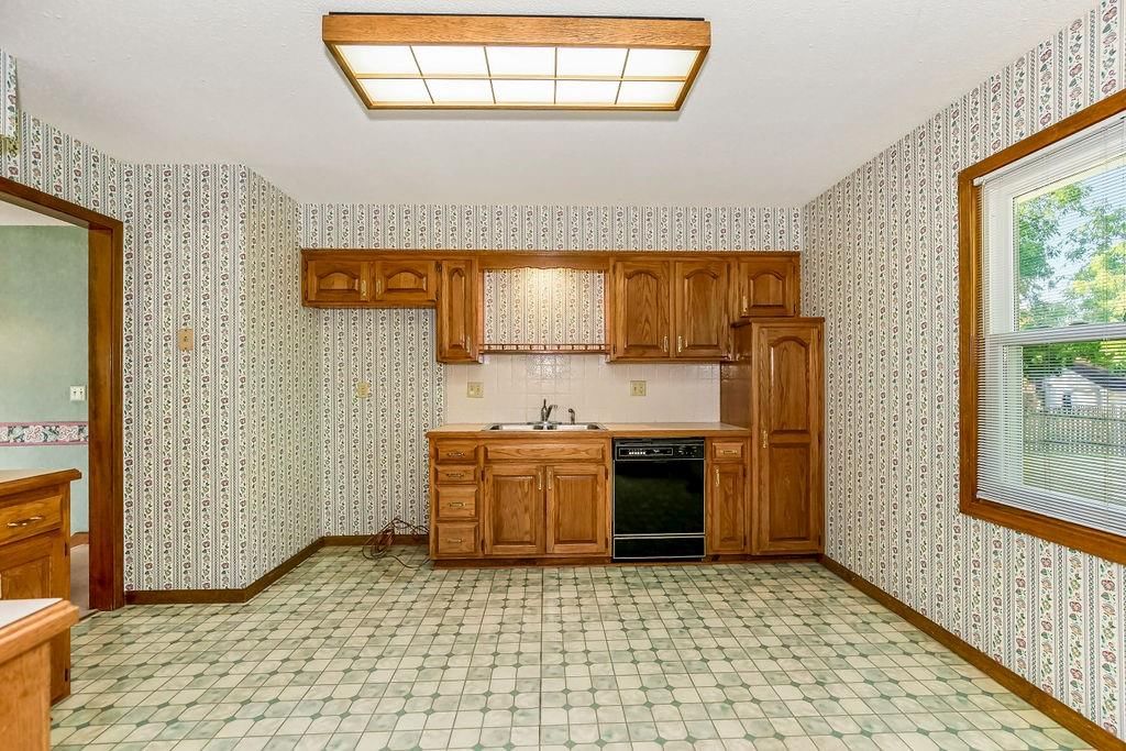 2211 NW 8th Street — photo 9
