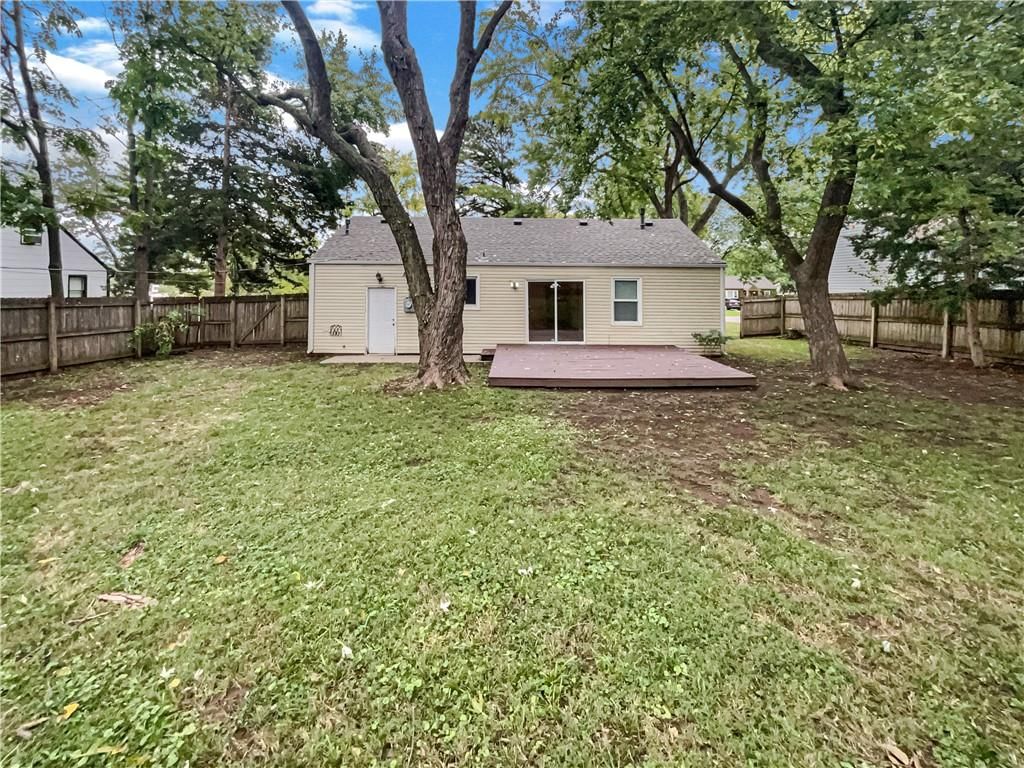 6410 Ballentine Street — photo 6