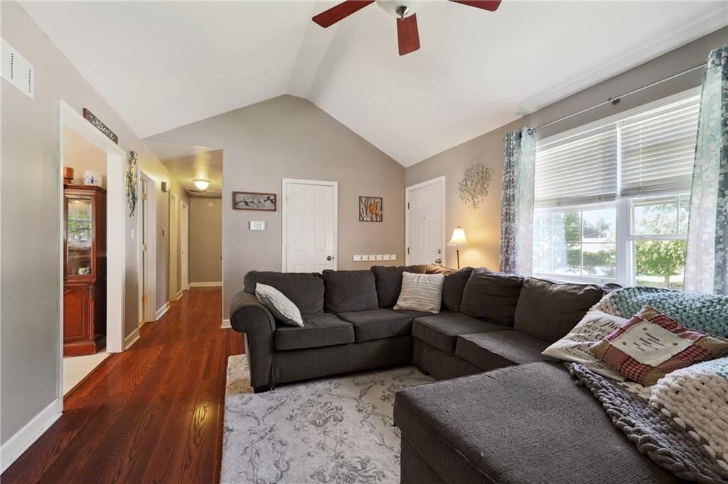 1521 N Manor Circle — photo 4