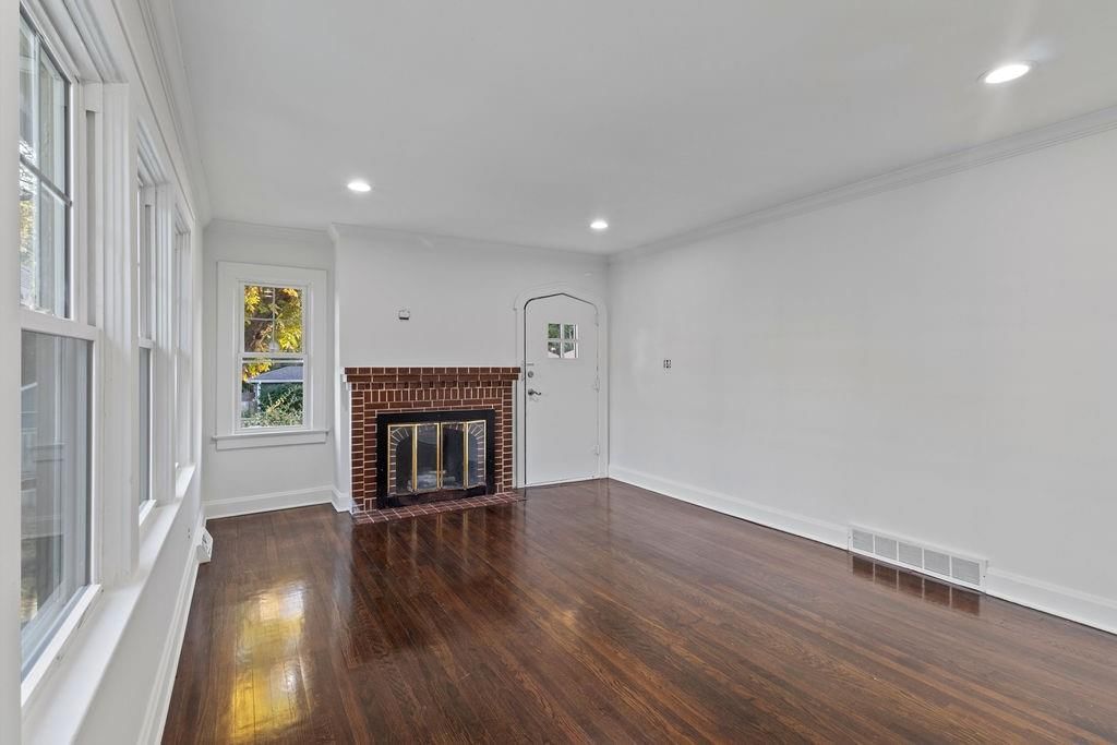 2410 State Avenue — photo 7