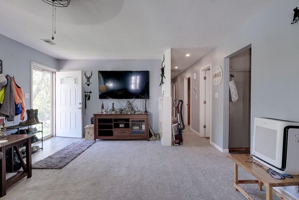 906 S Butler Lane — photo 4