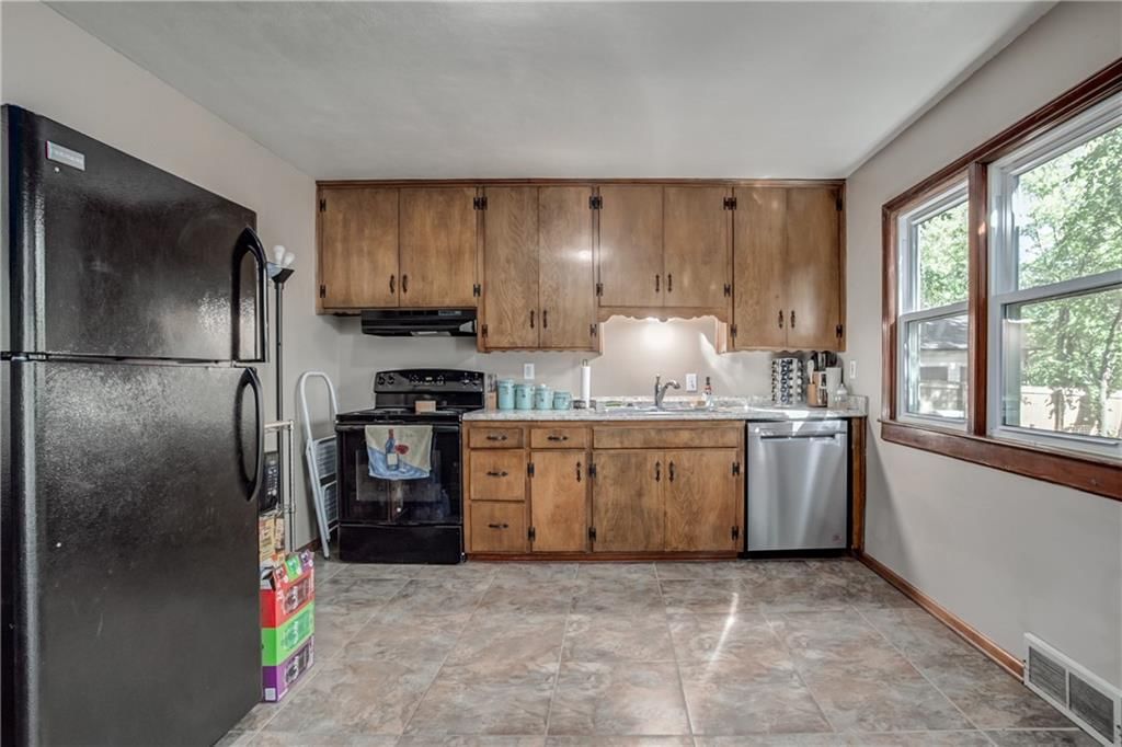131 E Longfellow Street — photo 8