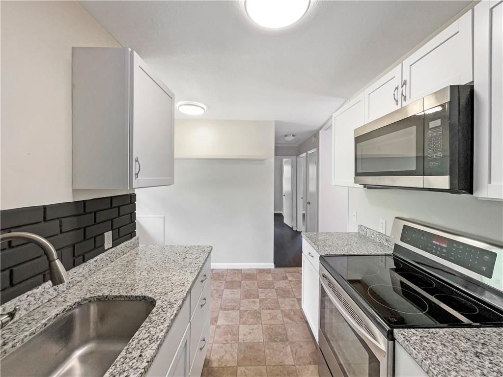 9416 E 67th Terrace — photo 12