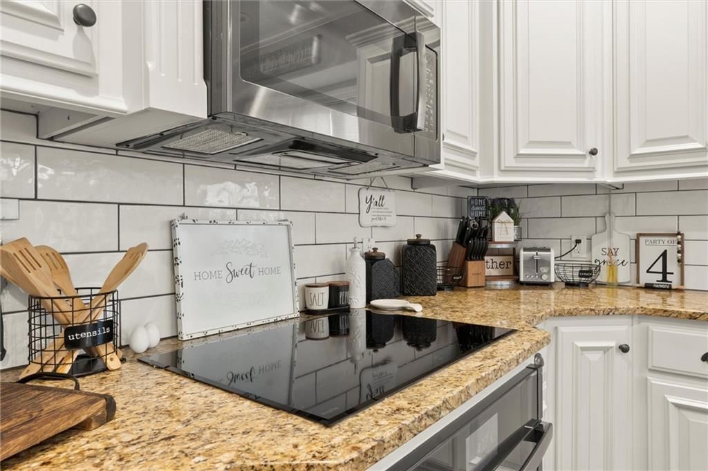 212 SHAWNA Drive — photo 16