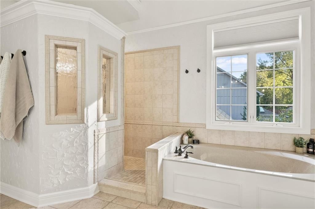 212 SHAWNA Drive — photo 36