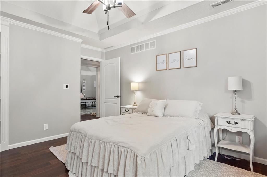 212 SHAWNA Drive — photo 45