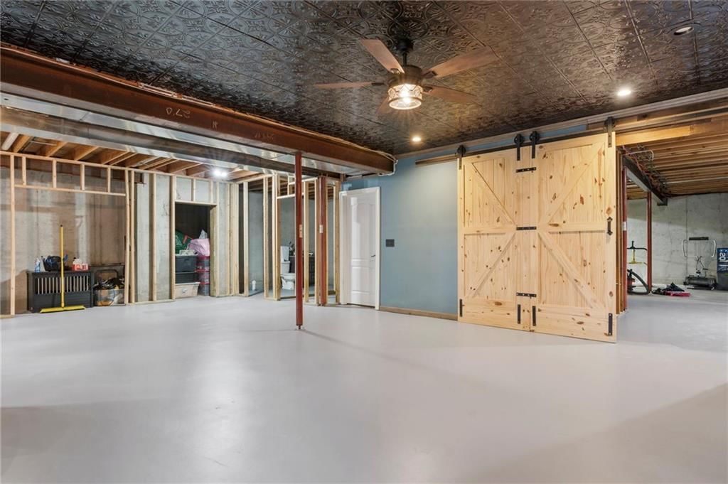 212 SHAWNA Drive — photo 56
