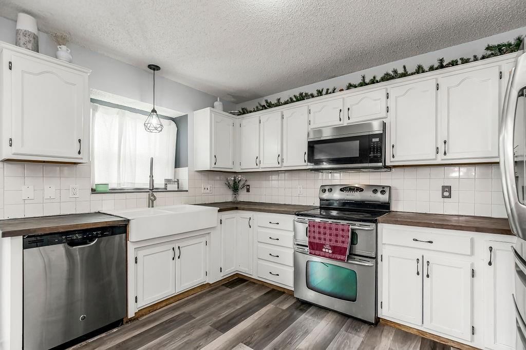 11001 N LEWIS Avenue — photo 13