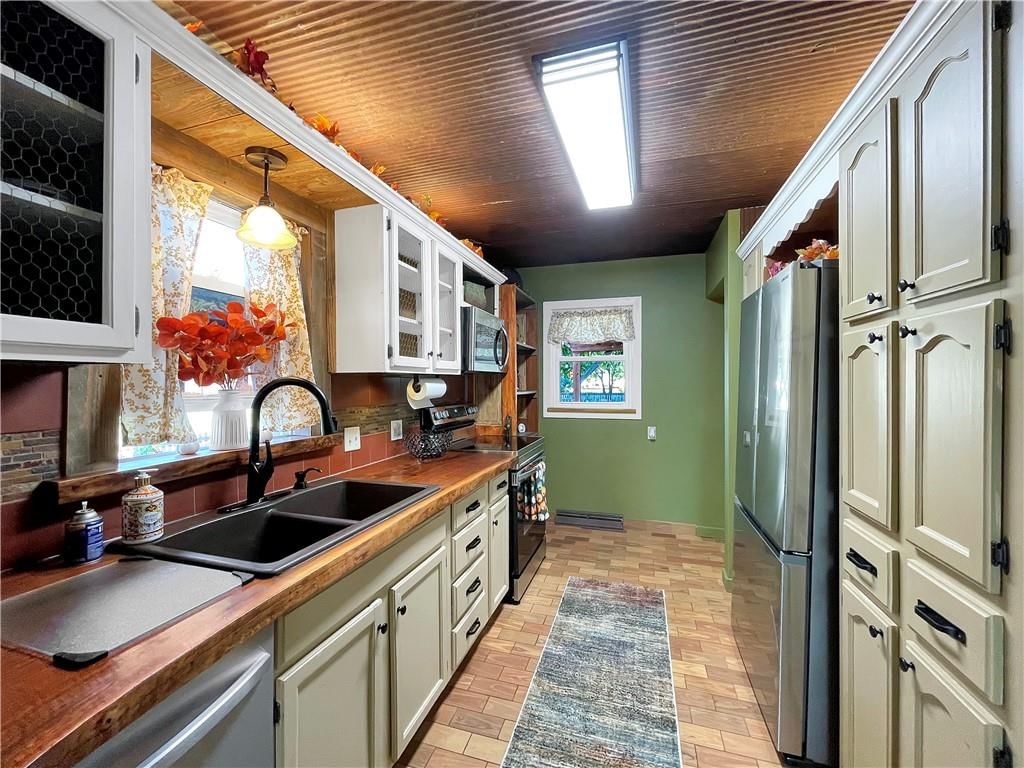 628 W 26th Street — photo 13