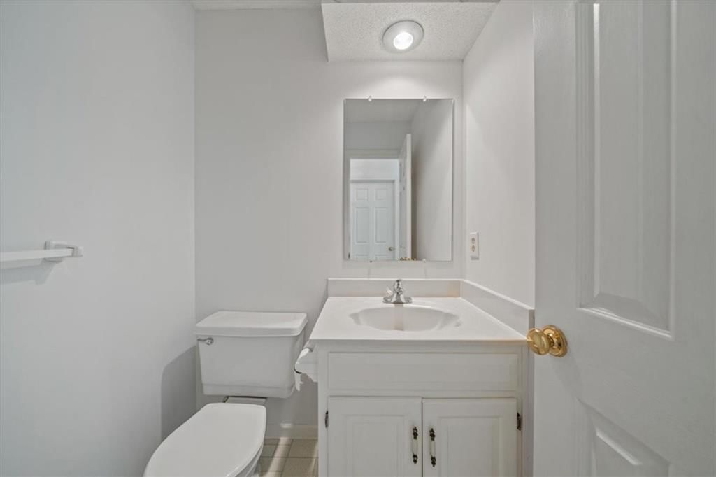 10746 W 116 Terrace — photo 32