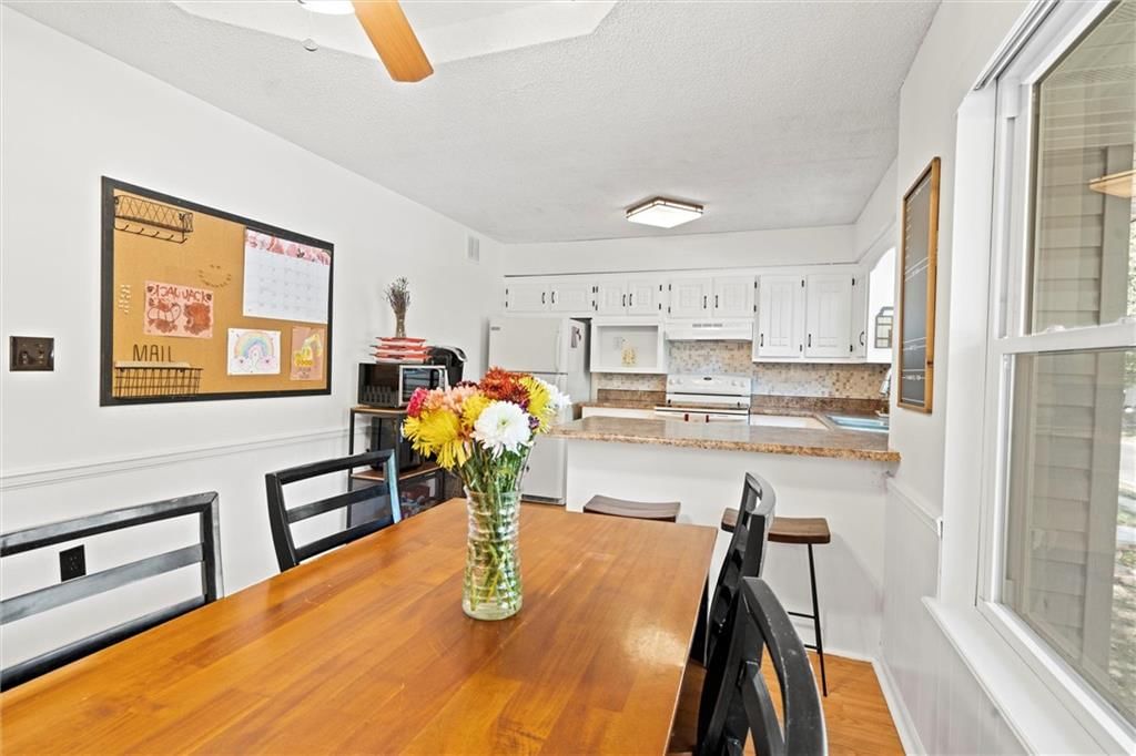 709 NE Thames Drive — photo 13