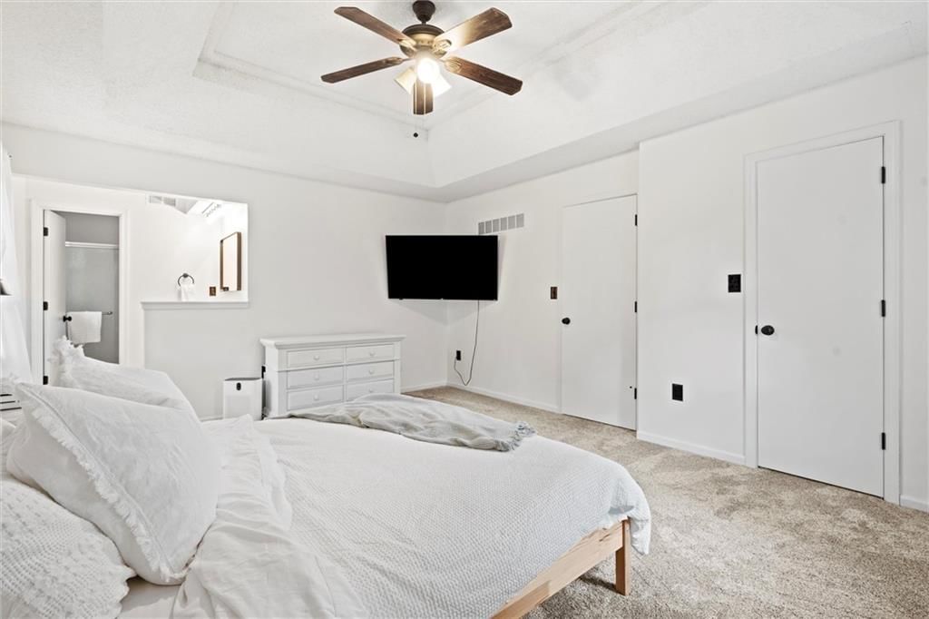 709 NE Thames Drive — photo 17