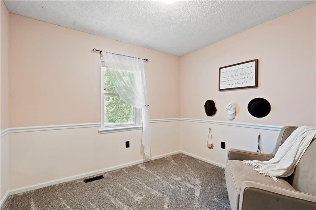 709 NE Thames Drive — photo 23