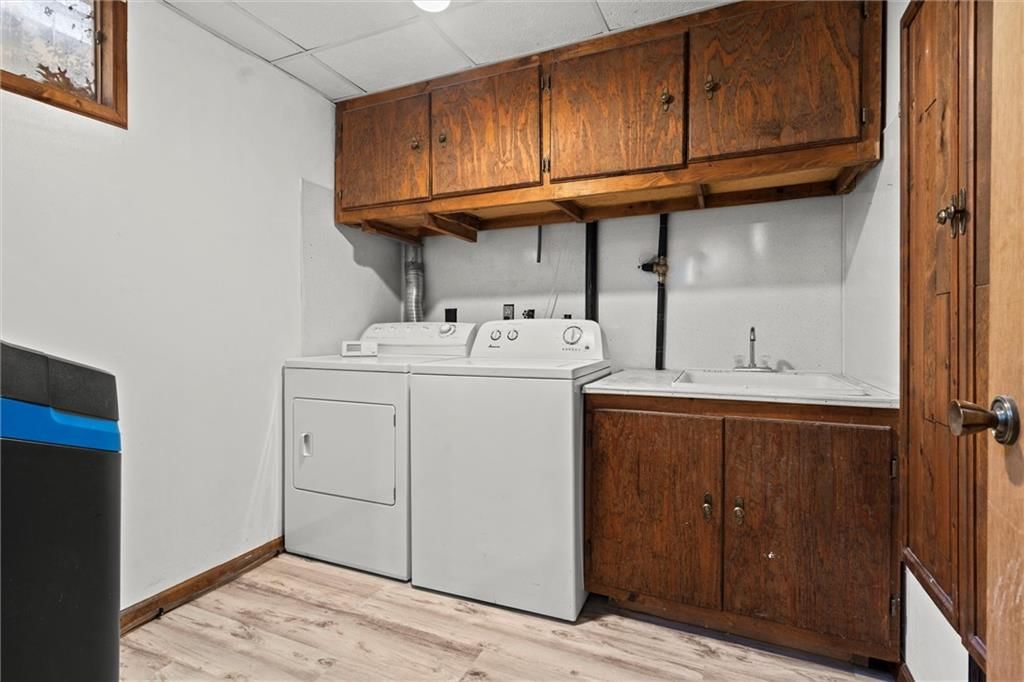 709 NE Thames Drive — photo 30