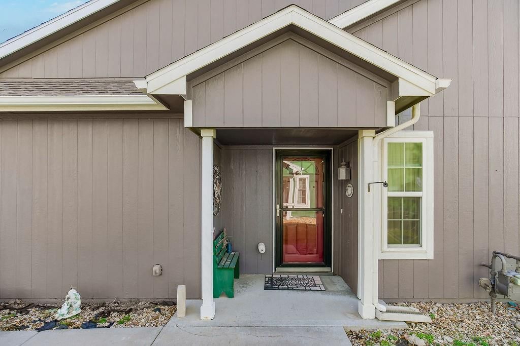 762 S Poplar Street — photo 3