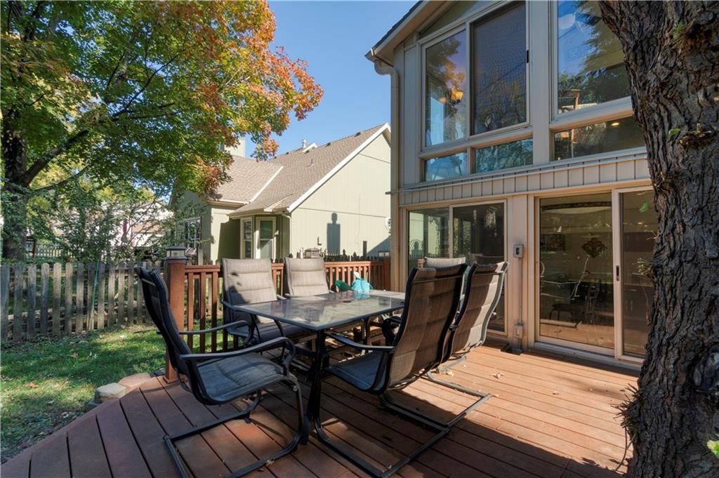11008 Rene Street — photo 34
