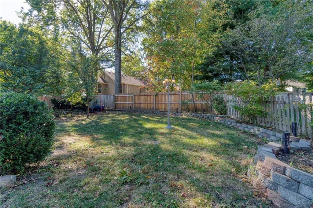 11008 Rene Street — photo 36