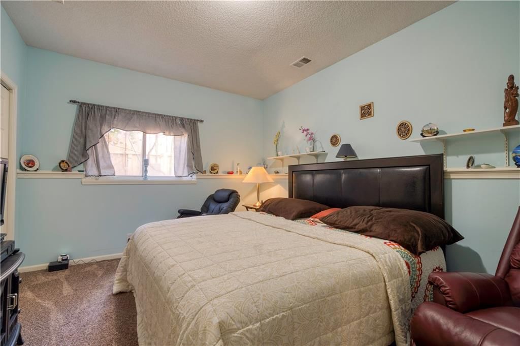 11008 Rene Street — photo 38