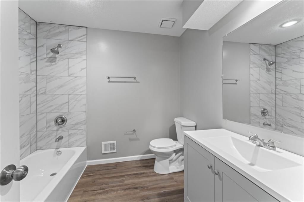 20221 Lamar Avenue — photo 27