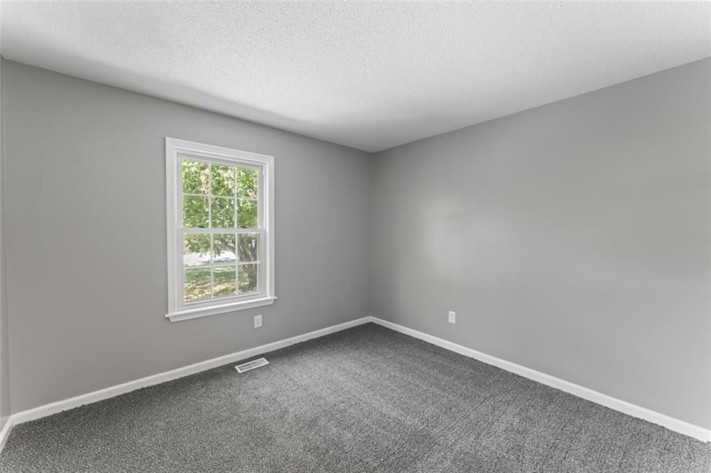 20221 Lamar Avenue — photo 29
