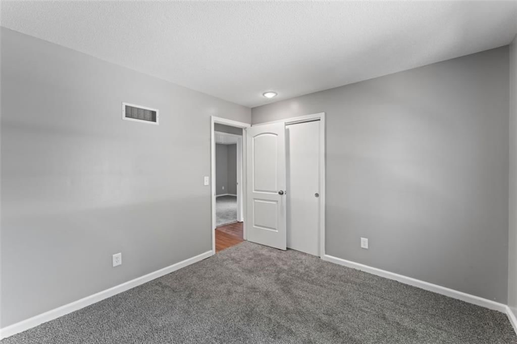20221 Lamar Avenue — photo 31