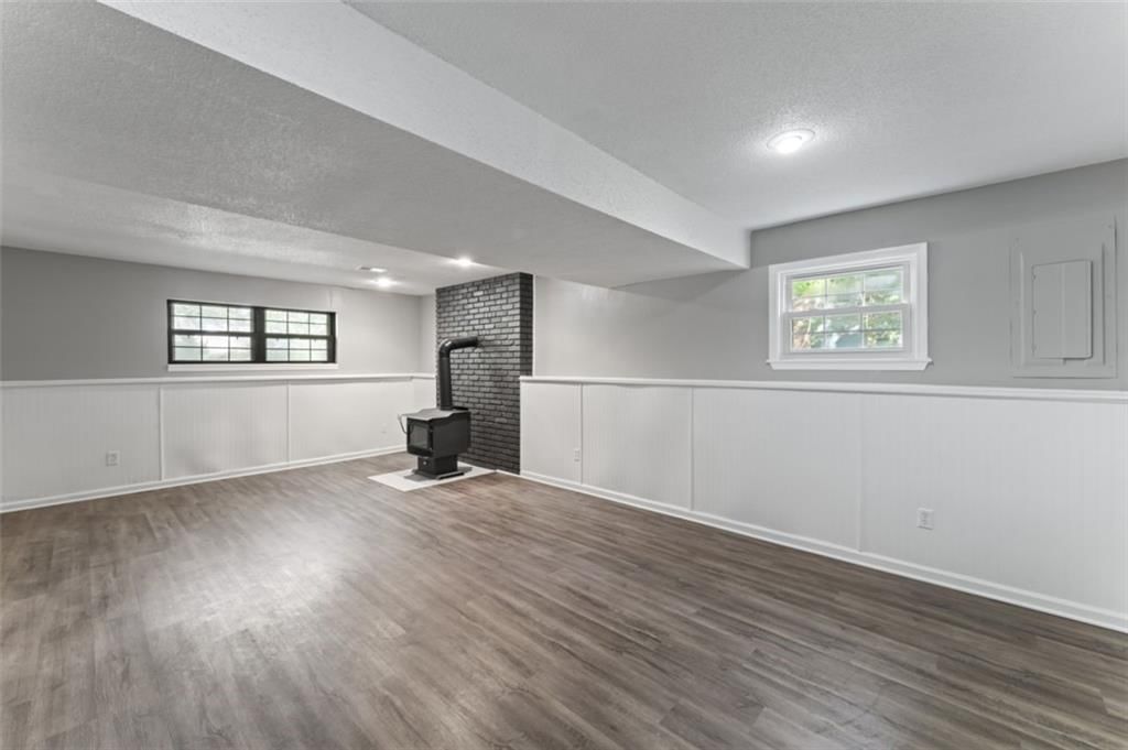 20221 Lamar Avenue — photo 32