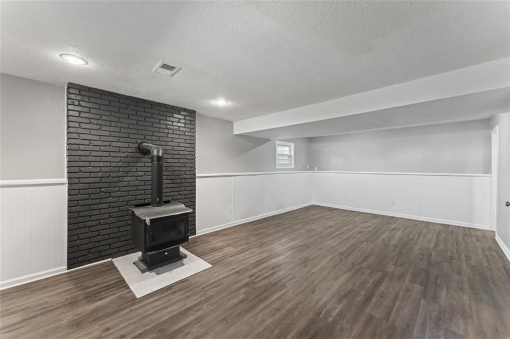 20221 Lamar Avenue — photo 33