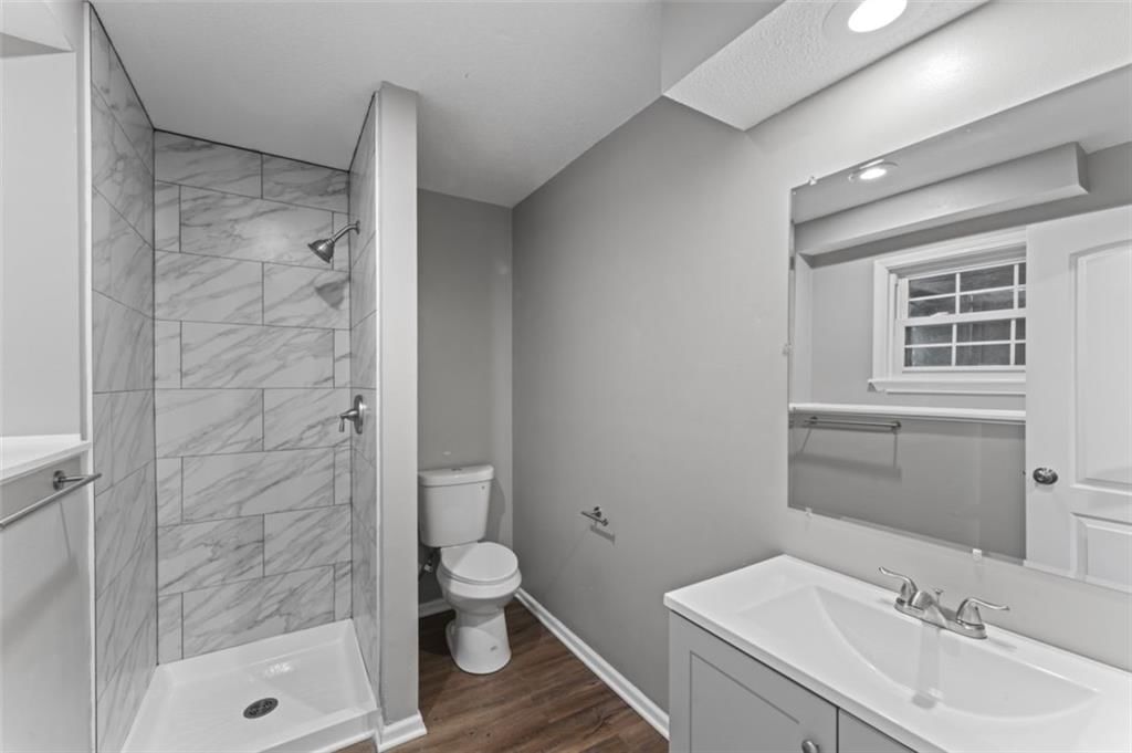 20221 Lamar Avenue — photo 36