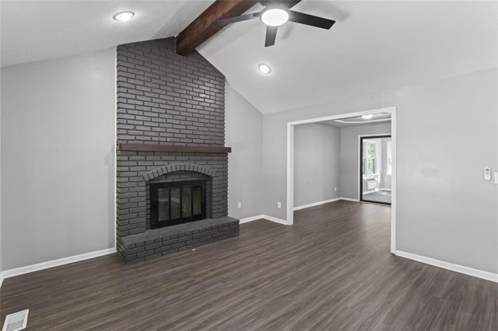 20221 Lamar Avenue — photo 5