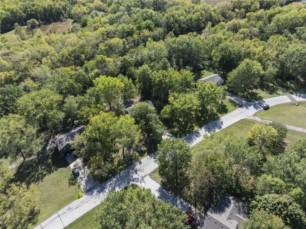20221 Lamar Avenue — photo 42