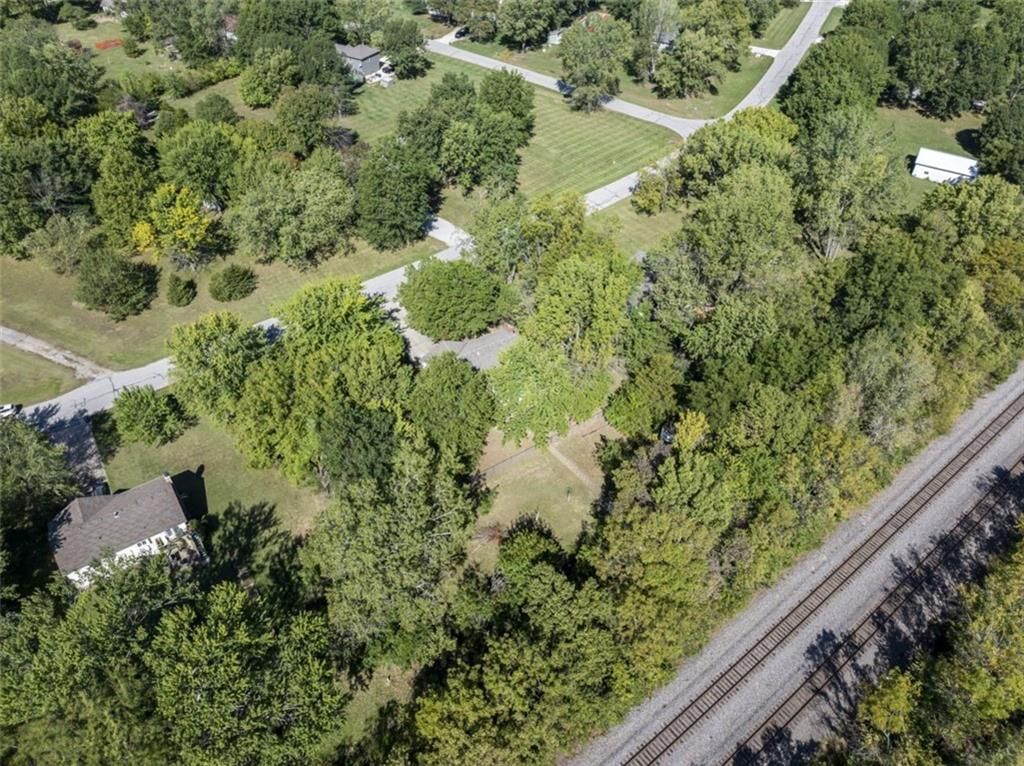 20221 Lamar Avenue — photo 44