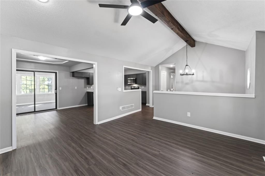 20221 Lamar Avenue — photo 7