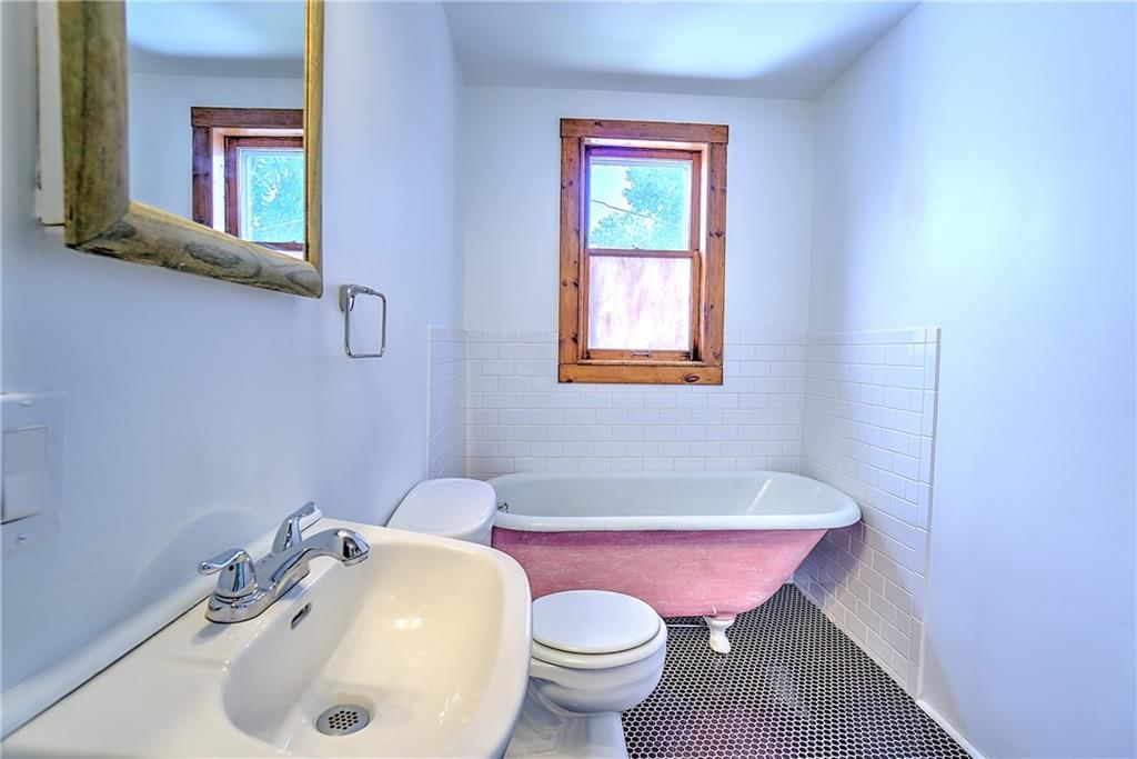 2829 E 8th Street — photo 11