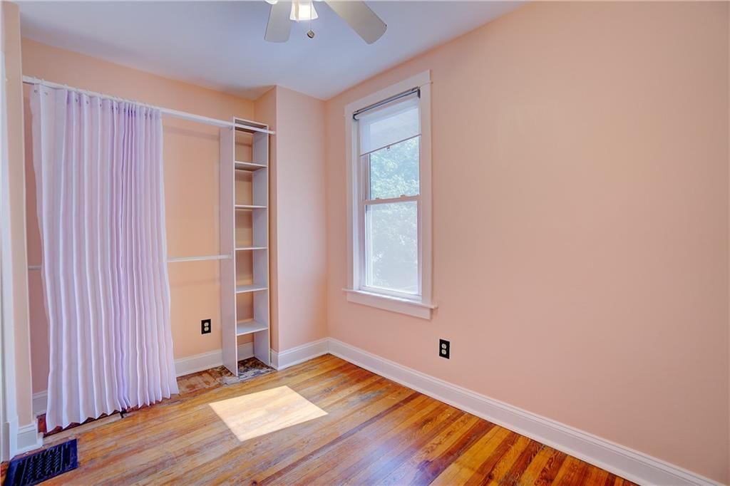 2829 E 8th Street — photo 27