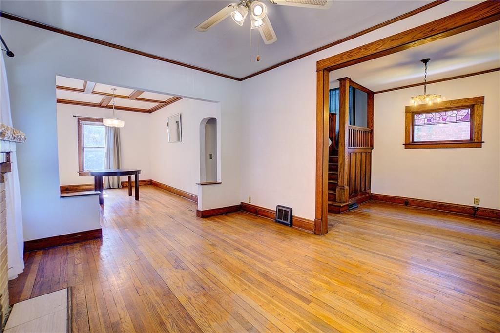 2829 E 8th Street — photo 7