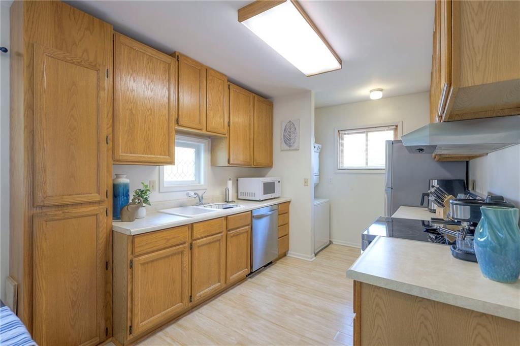 13112 Parker Avenue — photo 9