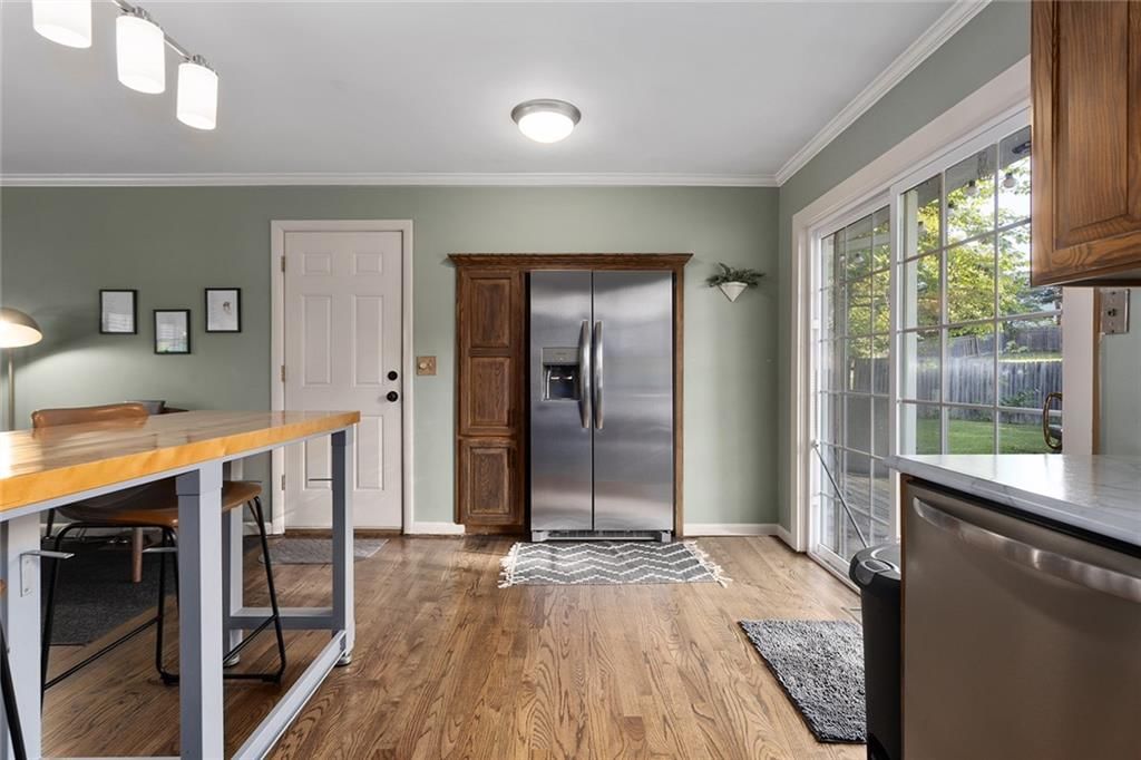 6401 N Central Street — photo 11