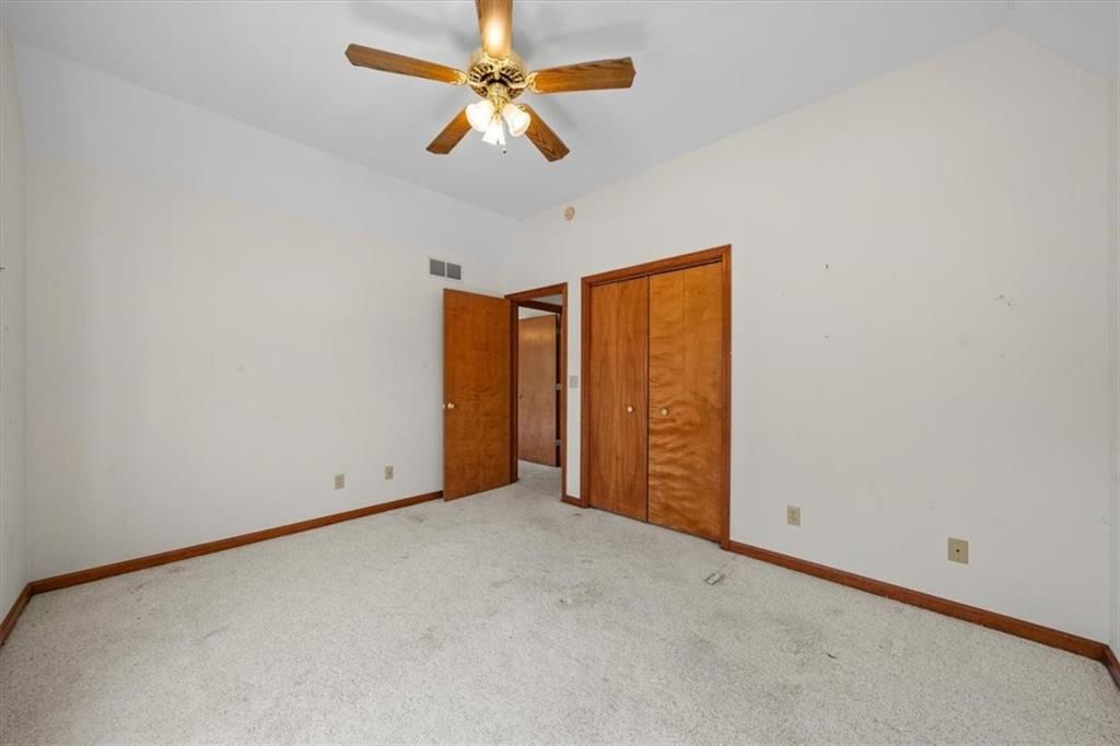 2702 Chipperfield Road — photo 18
