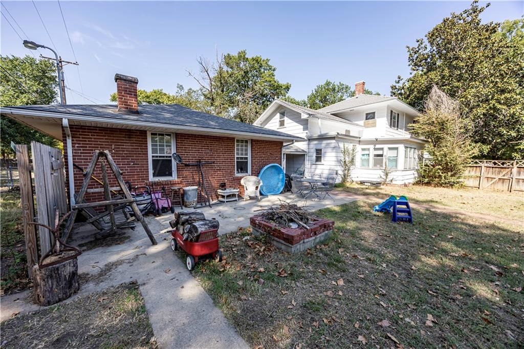 603 E Main Street — photo 31