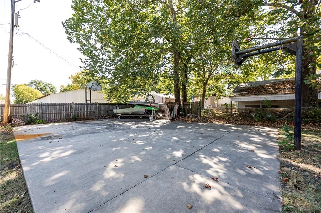 603 E Main Street — photo 34