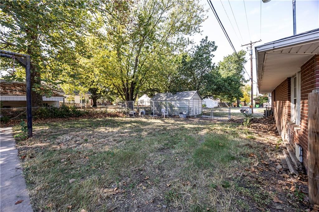 603 E Main Street — photo 35