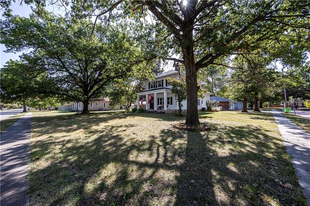 603 E Main Street — photo 36