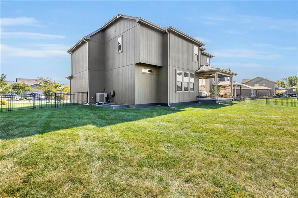 16964 S Heatherwood Street — photo 48