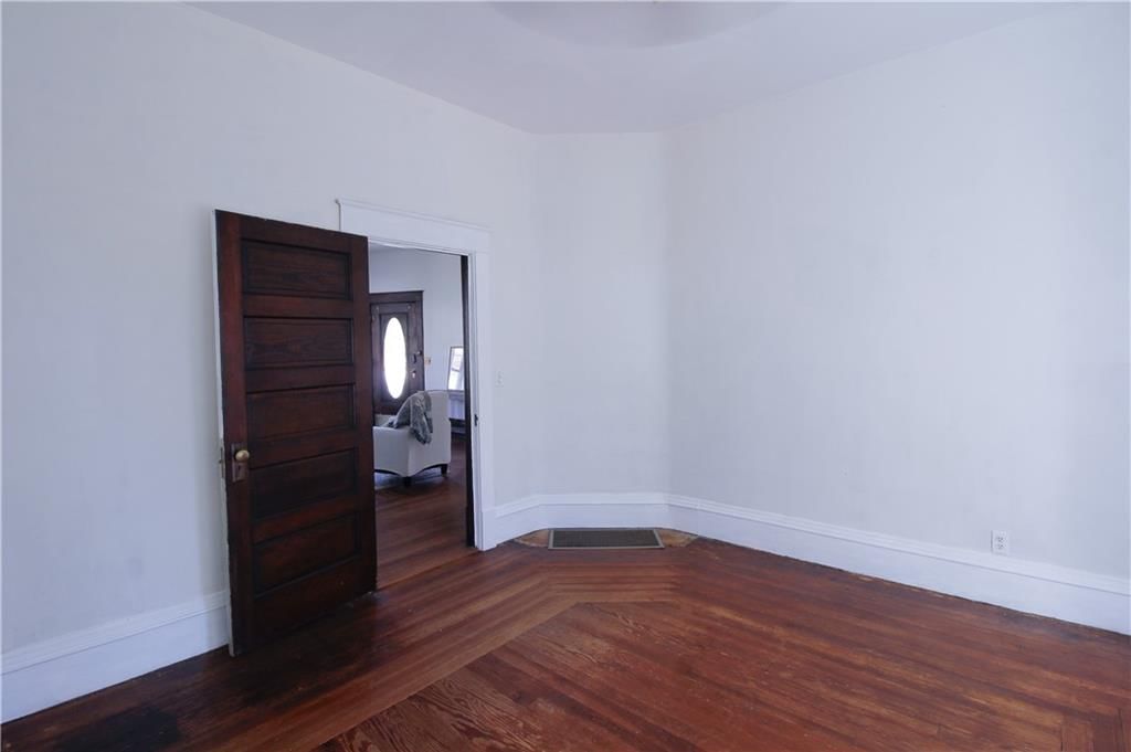 200 W Broadway Street — photo 17