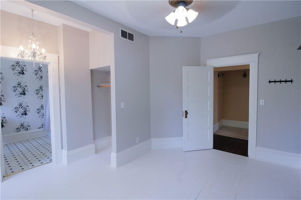 200 W Broadway Street — photo 9