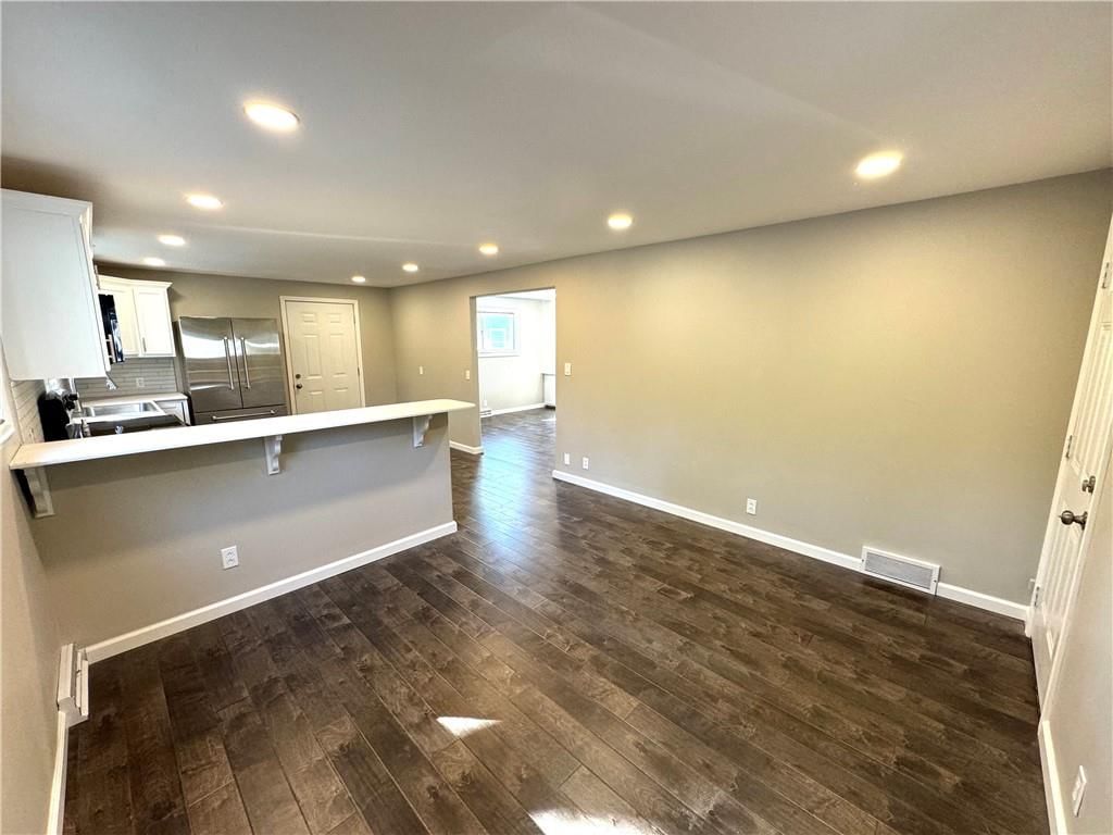 610 S Summit Street — photo 11