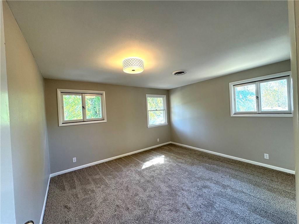 610 S Summit Street — photo 16